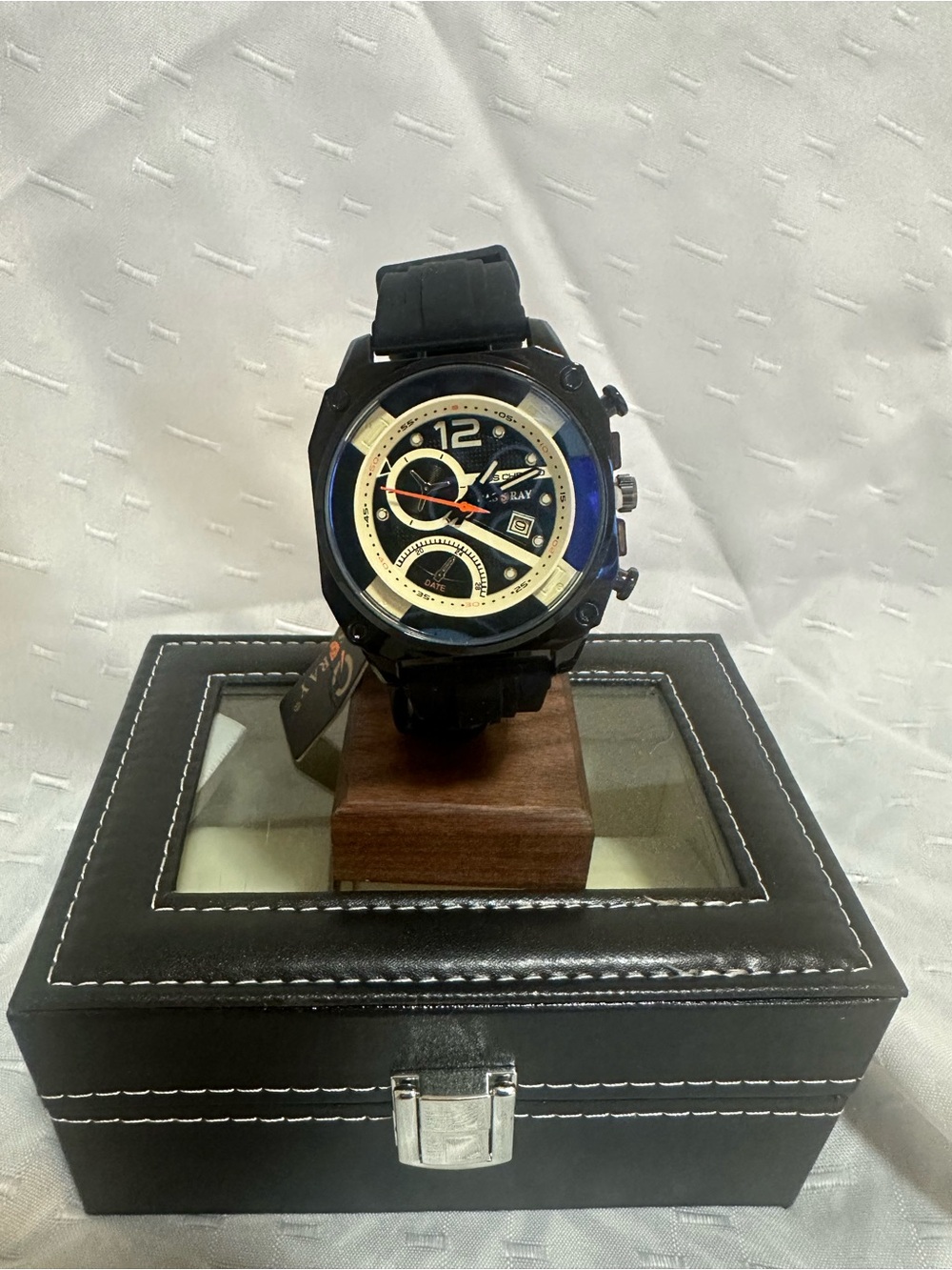Three Cass Ray Men’s Sports Watch with the display case included - Picture 11 of 13